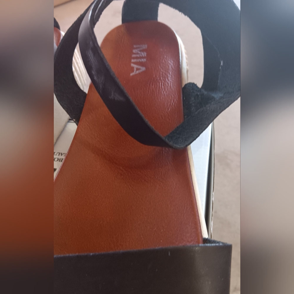 MIA Black Leather Sandals SZ 11 - Picture 3 of 5